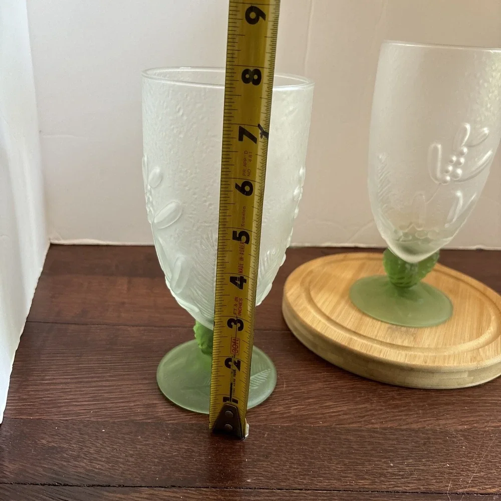 2 Pfaltzgraff Winterwood‎ Frosted Embossed Glass Iced Tea Water Goblet Stem NWT